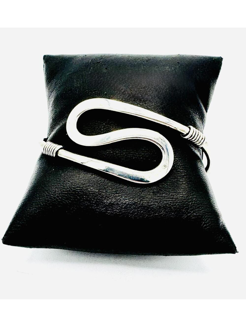 JRT Mexico sterling silver "S" cuff